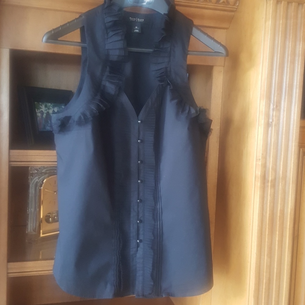 Button down sleeveless top